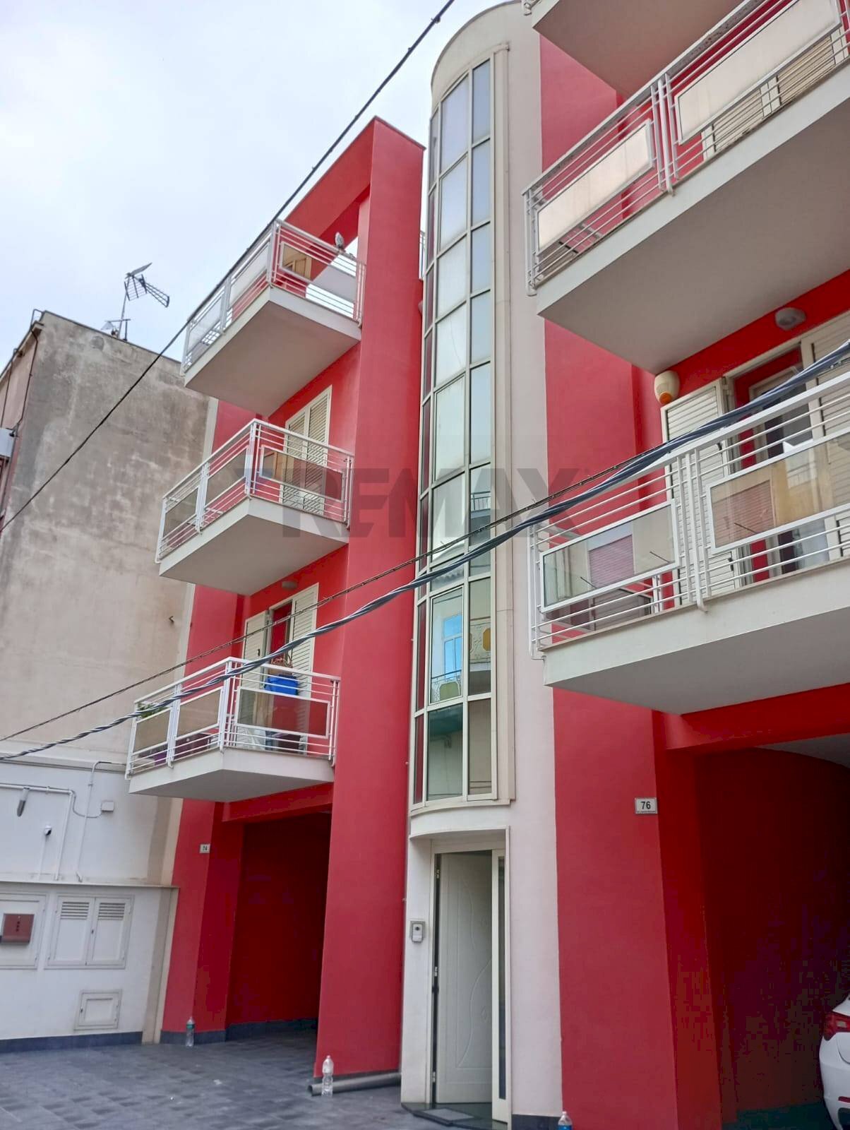 Edificio all\'aperto - Casa indipendente via Bissolati 74, Solarino - foto 2