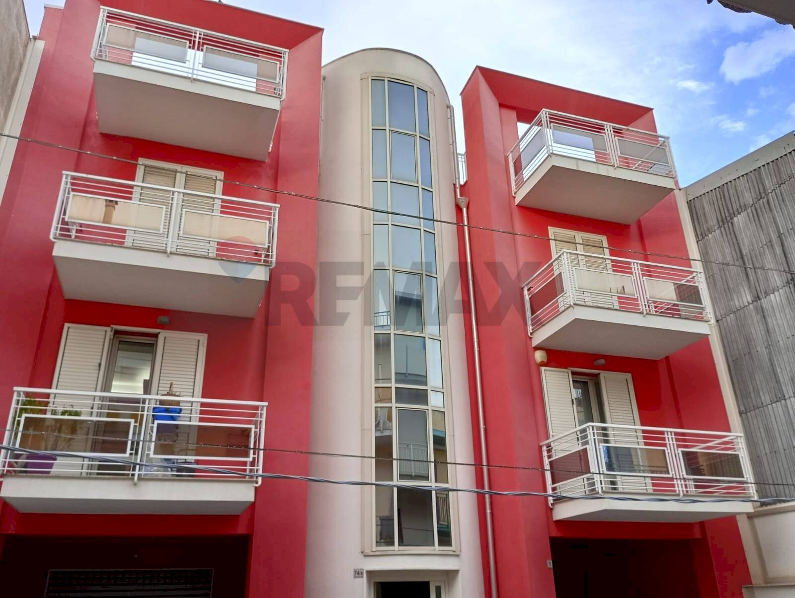 Edificio all\'aperto - Appartamento VIA LEONIDA BISSOLATI
 
74, Solarino - foto 1