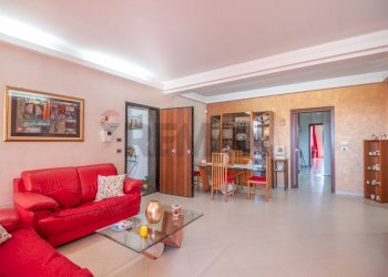 Sala da pranzo - Villa a Schiera Via Don Lorenzo Milani
 
25, Avola - foto 4