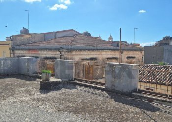 Edificio all\'aperto - Independent house via Bellini
 
84, Rosolini - photo 17