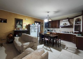 Sala da pranzo - Appartamento Via Mariano Pinnone
 
148, Floridia - foto 2