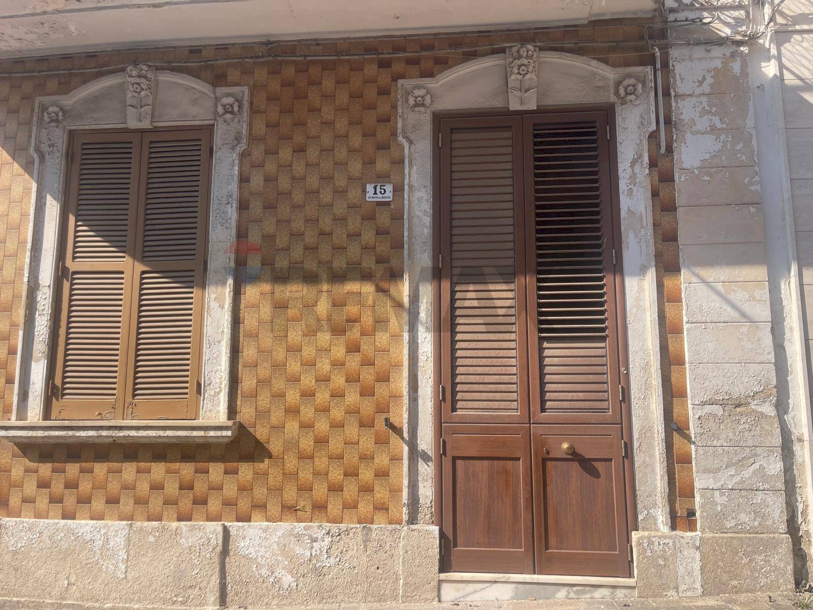 Edificio all\'aperto - Quadrilocale Via Martiri delle Ardeatine
 
15, Solarino - foto 2