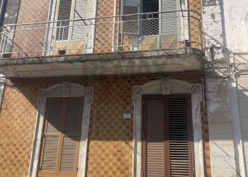 Edificio all\'aperto - Quadrilocale Via Martiri delle Ardeatine
 
15, Solarino - foto 1