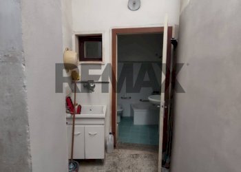 Hall / corridoio - Quadrilocale Via Martiri delle Ardeatine
 
15, Solarino - foto 14