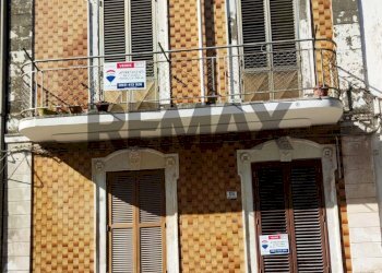 Edificio all\'aperto - Quadrilocale Via Martiri delle Ardeatine
 
15, Solarino - foto 1