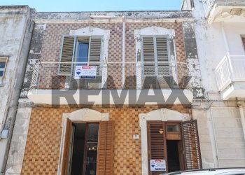 Edificio all\'aperto - Four-room apartment Via Martiri delle Ardeatine
 
15, Solarino - photo 1