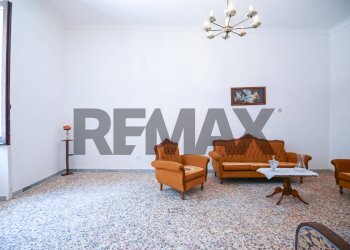 Soggiorno - Four-room apartment Via Martiri delle Ardeatine
 
15, Solarino - photo 6