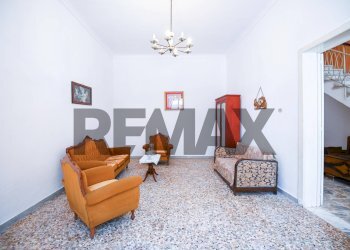 Soggiorno - Four-room apartment Via Martiri delle Ardeatine
 
15, Solarino - photo 7