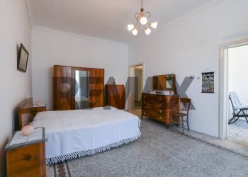 Camera / camera da letto - Four-room apartment Via Martiri delle Ardeatine
 
15, Solarino - photo 25