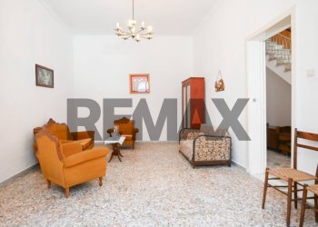 Soggiorno - Four-room apartment Via Martiri delle Ardeatine
 
15, Solarino - photo 38