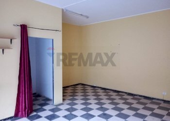 Stanza vuota - Locale Commerciale via Mazzini
 
1, Solarino - foto 8