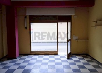 Stanza vuota - Locale Commerciale via Mazzini
 
1, Solarino - foto 13