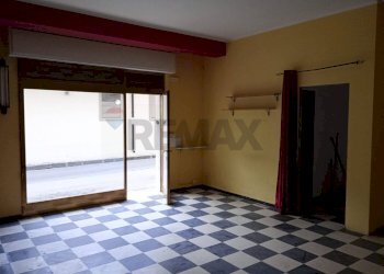 Stanza vuota - Locale Commerciale via Mazzini
 
1, Solarino - foto 14