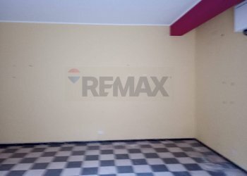 Stanza vuota - Locale Commerciale via Mazzini
 
1, Solarino - foto 17