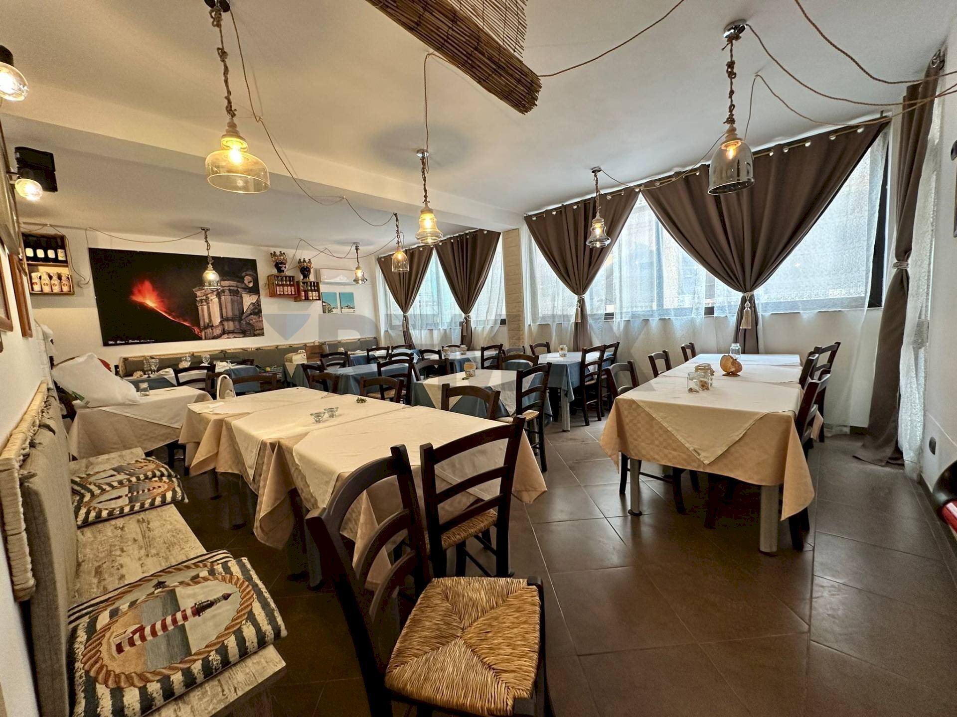 Sala da pranzo - Locale Commerciale Via Arimondi
 
6, Pachino - foto 2