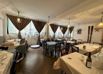 Sala da pranzo - Locale Commerciale Via Arimondi
 
6, Pachino - foto 1