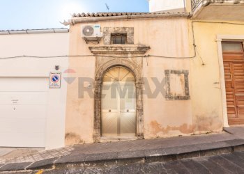 Edificio all\'aperto - Casa indipendente Via Cavour
 
101, Noto - foto 1