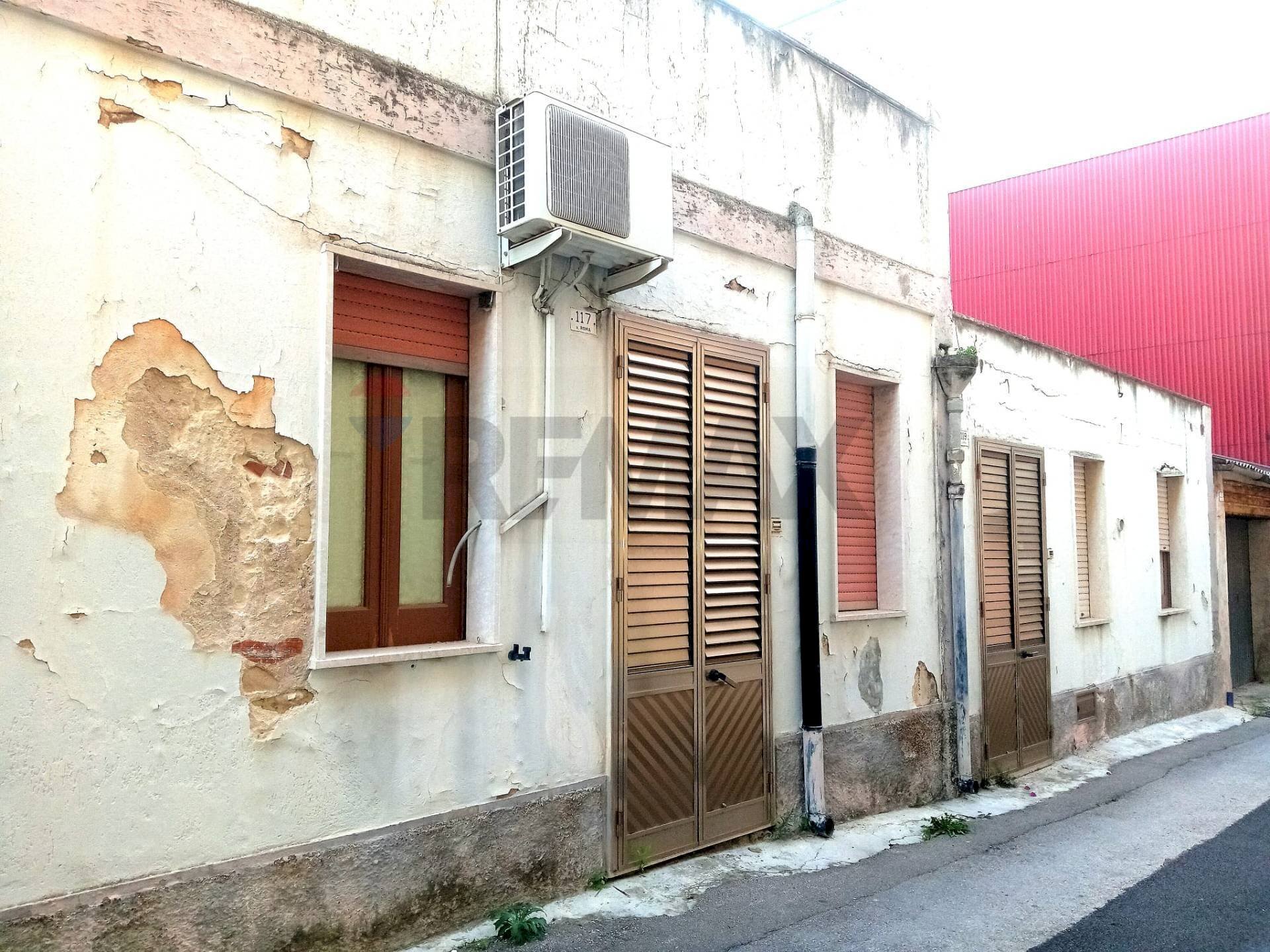 Edificio all\'aperto - Casa indipendente Via Garibaldi - Via Roma
 
sn, Sortino - planimetria 1