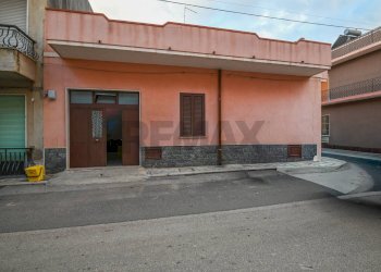 Edificio all\'aperto - Casa indipendente Via De  Gasperi
 
65, Pachino - foto 2