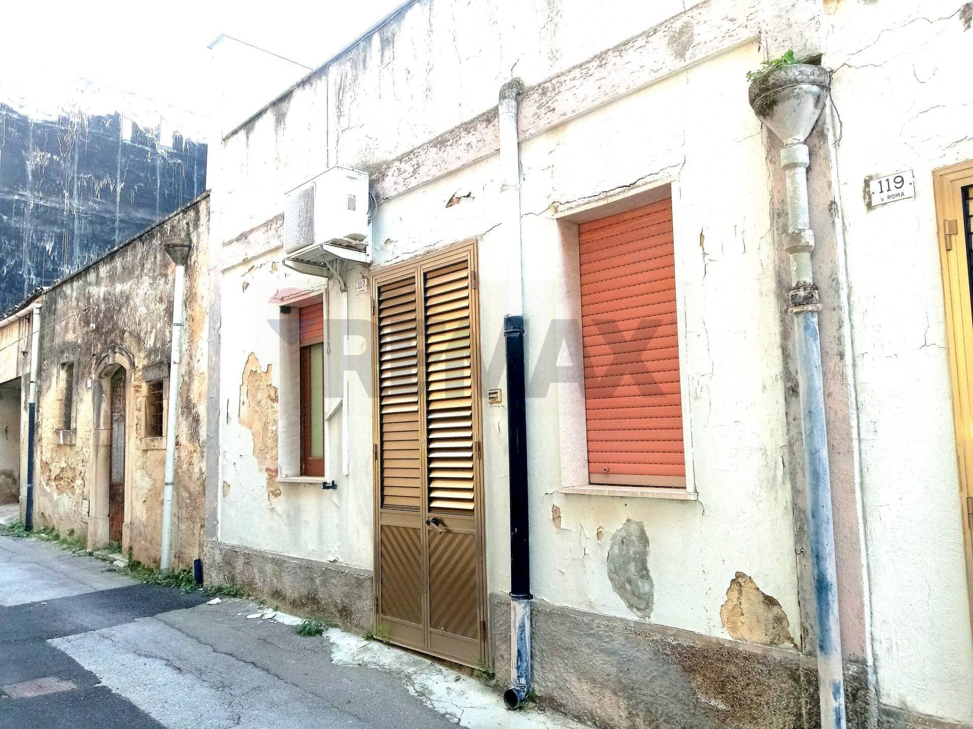 Edificio all\'aperto - Casa indipendente Via Roma
 
124, Sortino - foto 2