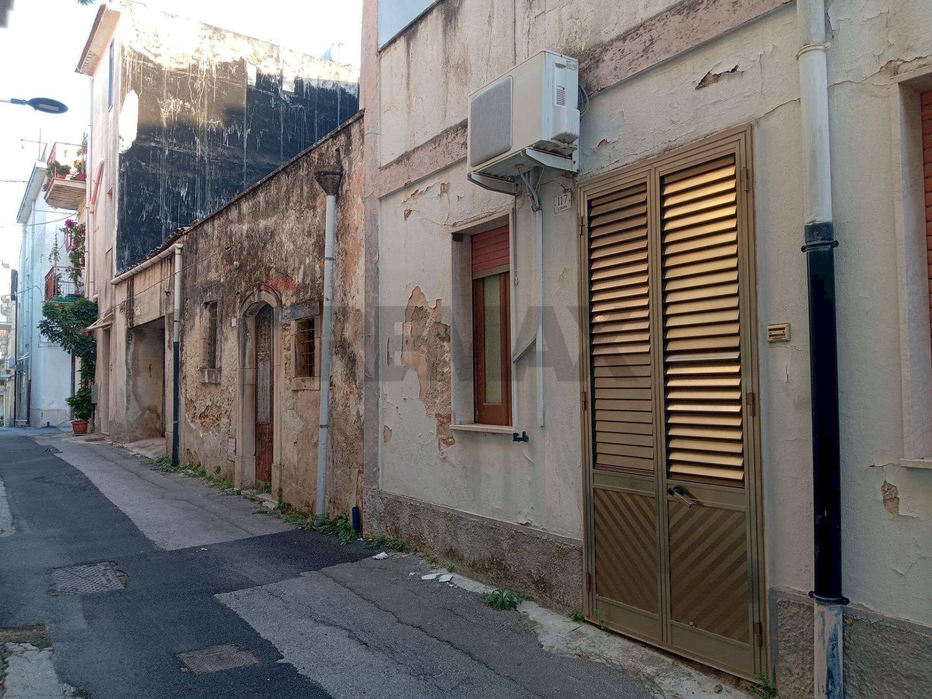 Edificio all\'aperto - Casa indipendente Via Roma
 
124, Sortino - foto 3