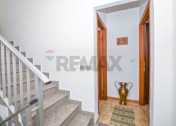 Scale - Casa indipendente Via Dei Mille
 
82, Pachino - foto 7