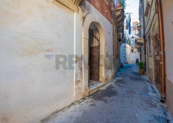 Edificio all\'aperto - Casa indipendente Via Giuseppe Mendoza
 
14, Siracusa - foto 21