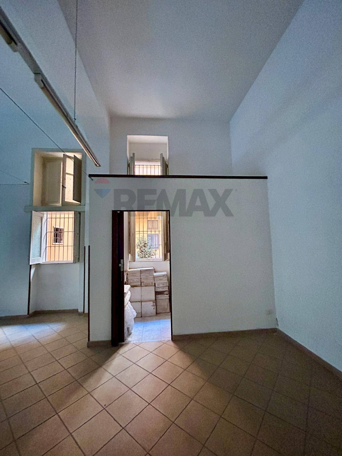 Stanza vuota - Locale Commerciale VIALE ZECCHINO
 
87, Siracusa - foto 2