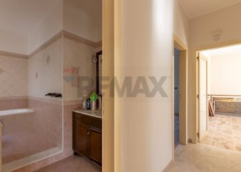 Bagno - Trilocale Via Monviso
 
3, Siracusa - foto 5