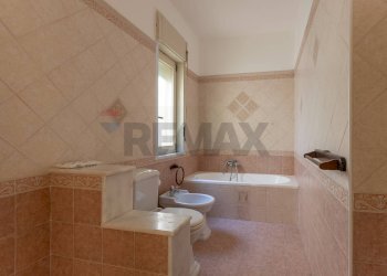 Bagno - Trilocale Via Monviso
 
3, Siracusa - foto 7