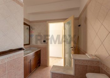 Bagno - Trilocale Via Monviso
 
3, Siracusa - foto 8