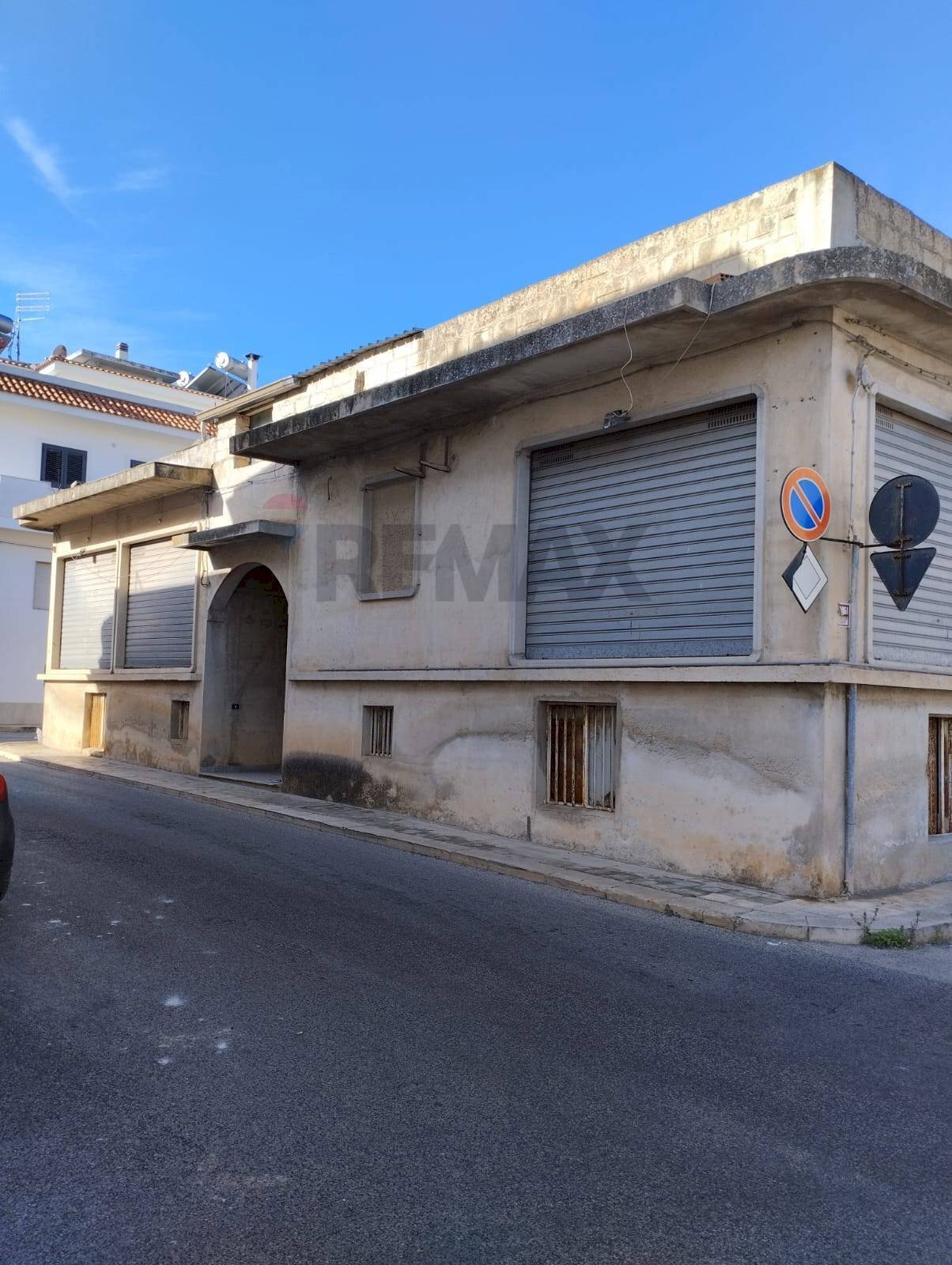 Edificio all\'aperto - Independent house via galileo
 
snc, Rosolini - photo 1