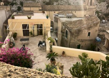 Casa all\'aperto - Casa indipendente Via Porticatazzo
 
22, Scicli - foto 1