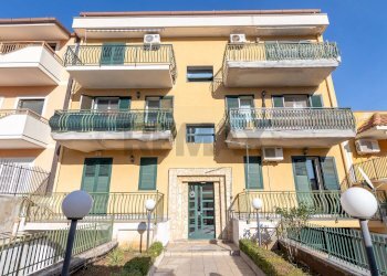 Edificio all\'aperto - Appartamento Via Fagone
 
50, Floridia - foto 2