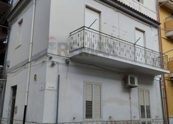 Edificio all\'aperto - Casa indipendente via dei mille
 
12, Rosolini - foto 1