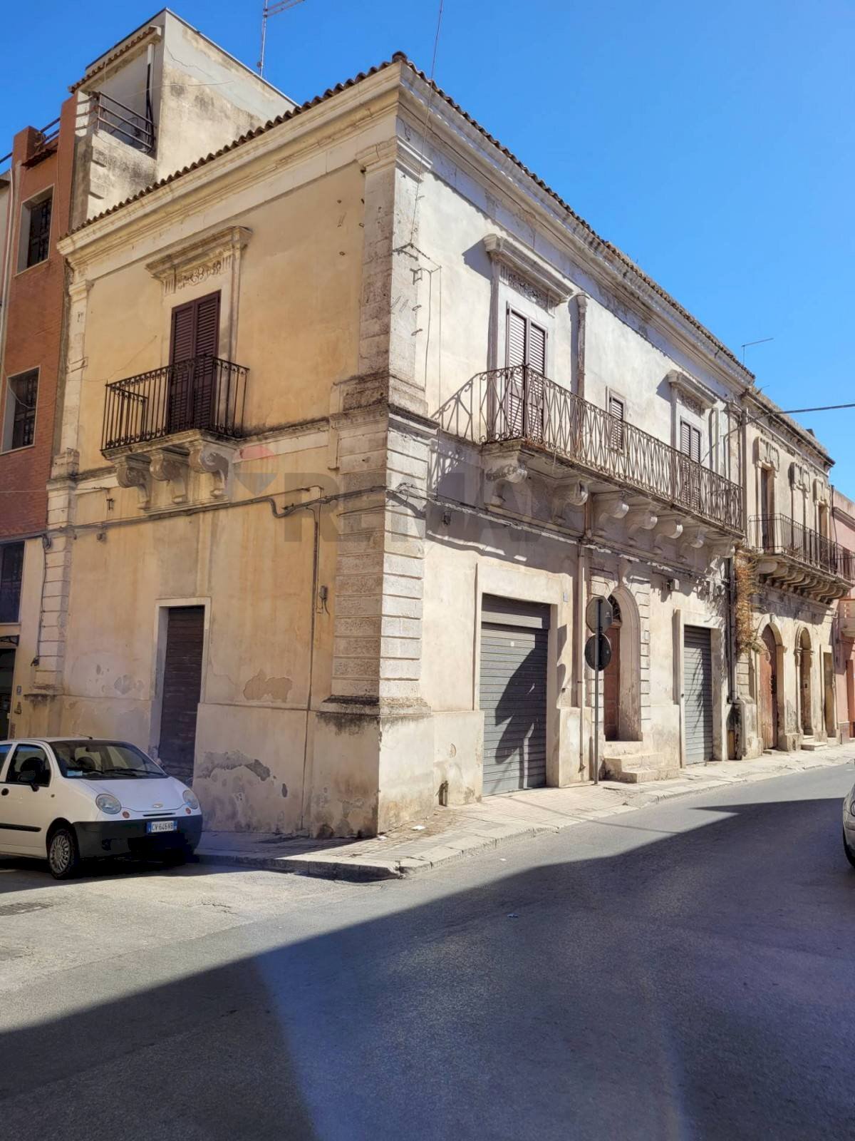 Edificio all\'aperto - Casa indipendente Via Antonino Brancati
13, Pachino - foto 2