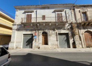 Edificio all\'aperto - Casa indipendente Via Antonino Brancati
 
13, Pachino - foto 1