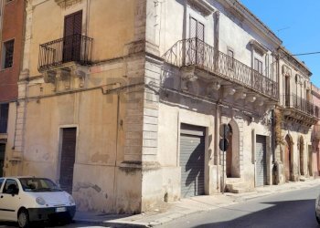 Edificio all\'aperto - Casa indipendente Via Antonino Brancati
 
13, Pachino - foto 2