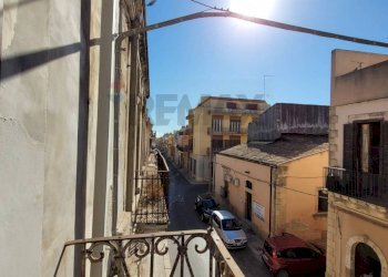 Balcone - Casa indipendente Via Antonino Brancati
 
13, Pachino - foto 3
