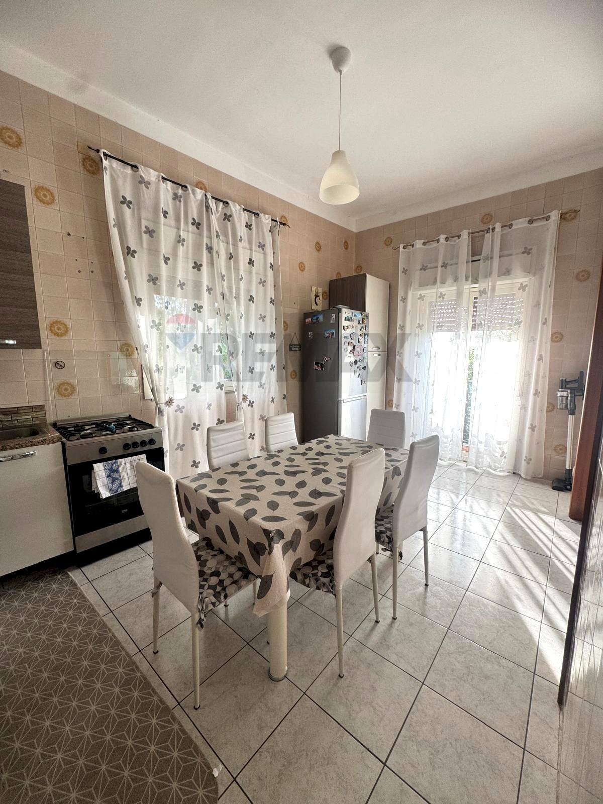 Sala da pranzo - Quadrilocale via Nazario Sauro
 
36, Lentini - foto 2