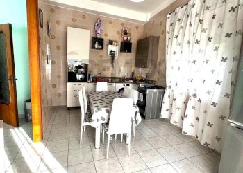 Sala da pranzo - Quadrilocale via Nazario Sauro
 
36, Lentini - foto 3