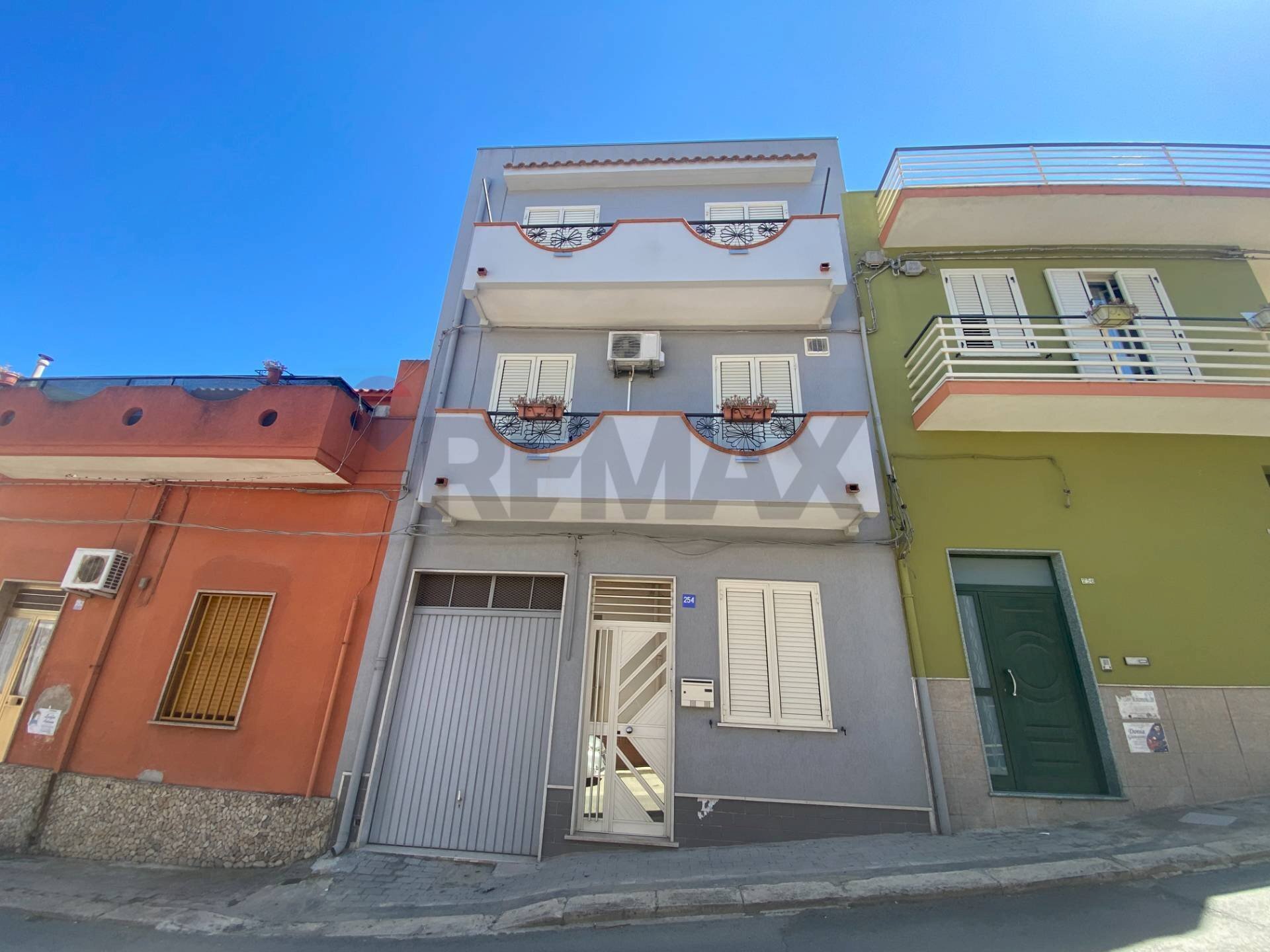 Edificio all\'aperto - Casa indipendente Via Francesco De Sanctis
254, Pachino - foto 2