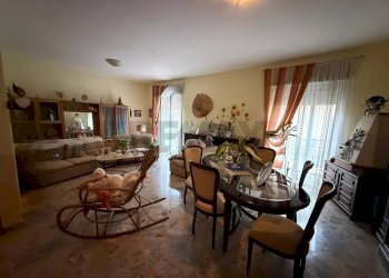 Sala da pranzo - Appartamento Via Grimaldi
 
5, Priolo Gargallo - foto 1