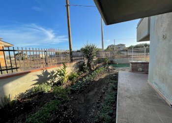 Giardino - Appartamento Via Giuseppe Bartolo
 
75, Pachino - foto 4