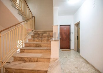 Scale - Appartamento Via della Pentapoli
 
9, Priolo Gargallo - foto 4