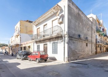 Edificio all\'aperto - Trilocale Via Ancona
 
27, Siracusa - foto 6