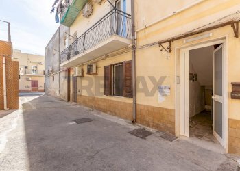 Edificio all\'aperto - Trilocale Via Ancona
 
27, Siracusa - foto 25