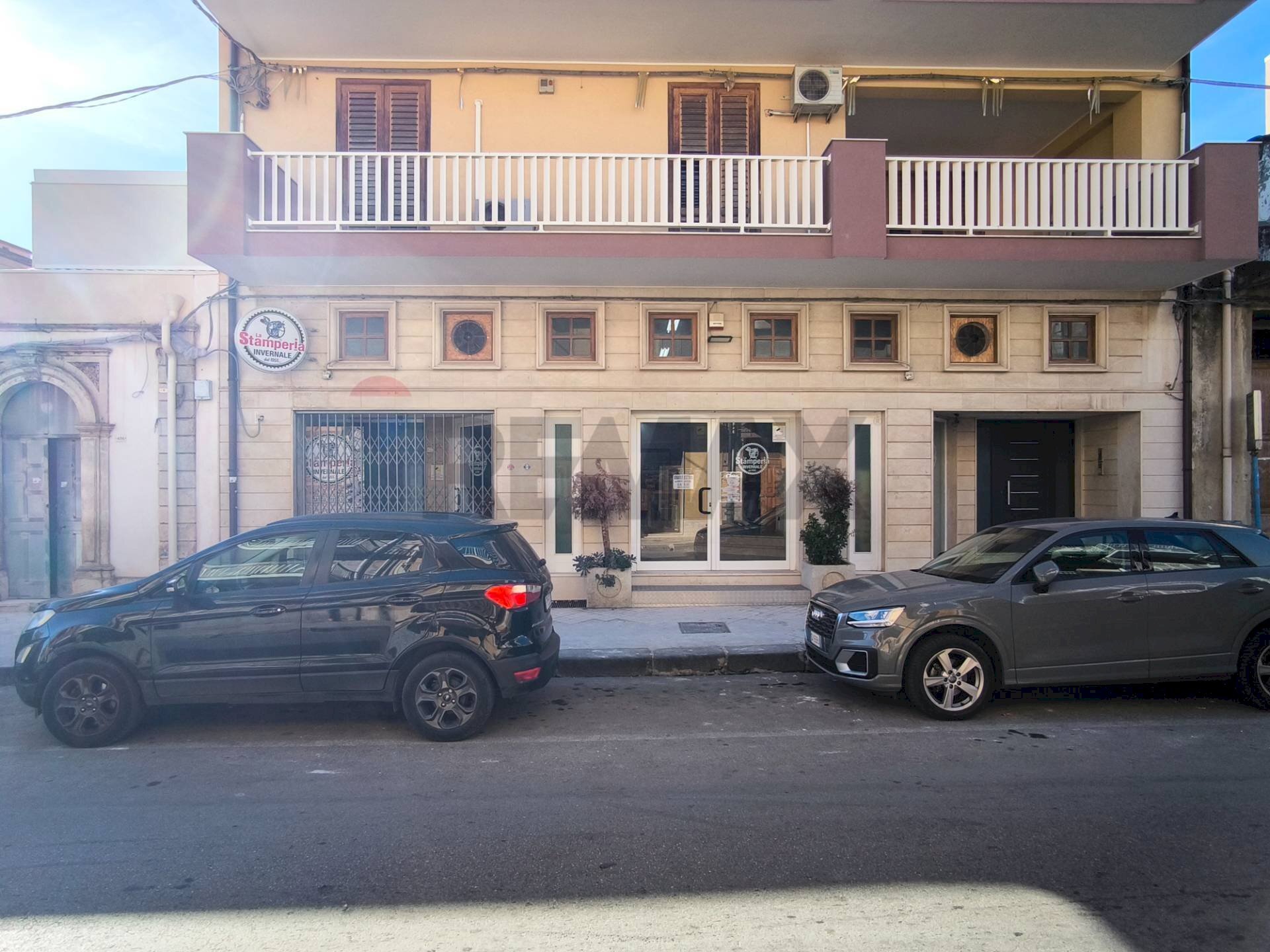 Edificio all\'aperto - Locale Commerciale Corso Vittorio Emanuele
 
482/484, Floridia - foto 2