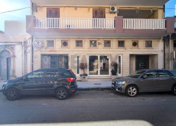 Edificio all\'aperto - Locale Commerciale Corso Vittorio Emanuele
482/484, Floridia - foto 2