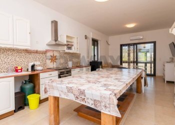 Sala da pranzo - Trilocale Via Dello Zafferano
 
54, Ispica - foto 3